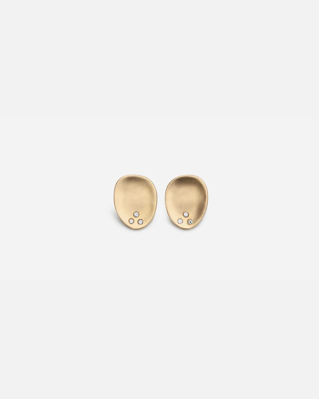 Sasa / White Diamond Studs